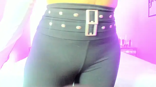 nicolee millerr online show from November 29, 2025, 12:19 pm