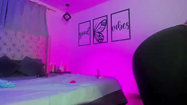 Snapshot of nicolee_millerr chatting on January 17, 2026, 1:38 pm nicolee millerr online show from January 17, 2026, 1:38 pm