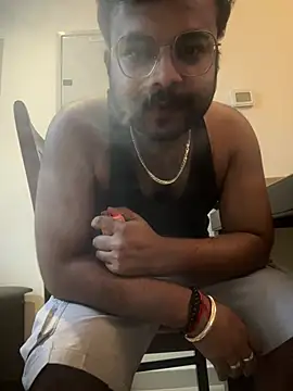 Snapshot of SoloChill chatting on February 18, 2026, 12:50 am SoloChill online show from February 18, 2026, 12:50 am