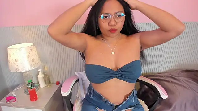 Snapshot of yeikafoxy chatting on November 2, 2025, 1:41 am yeikafoxy online show from November 2, 2025, 1:41 am