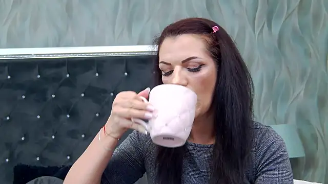 Snapshot of LissaAnn chatting on March 18, 2025, 3:42 am LissaAnn online show from March 18, 2025, 3:42 am