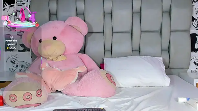 LucyRosse online show from February 25, 2025, 2:22 pm