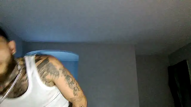 Snapshot of cruz815 chatting on October 17, 2025, 8:33 pm cruz815 online show from October 17, 2025, 8:33 pm