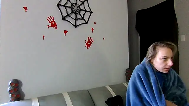 Snapshot of cruz815 chatting on October 25, 2025, 2:35 pm cruz815 online show from October 25, 2025, 2:35 pm