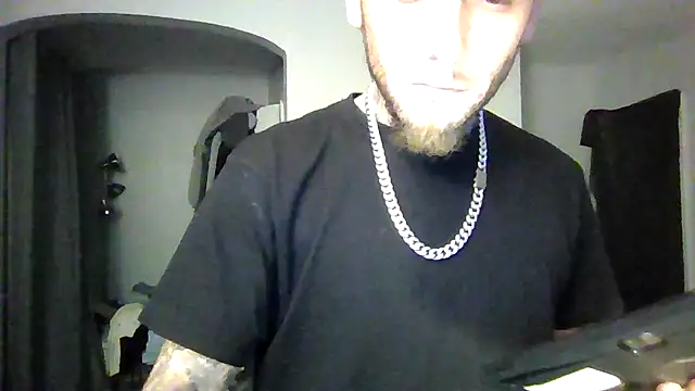 Snapshot of cruz815 chatting on November 9, 2025, 6:55 am cruz815 online show from November 9, 2025, 6:55 am