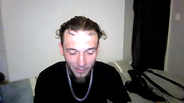 Snapshot of cruz815 chatting on November 11, 2025, 10:21 pm cruz815 online show from November 11, 2025, 10:21 pm