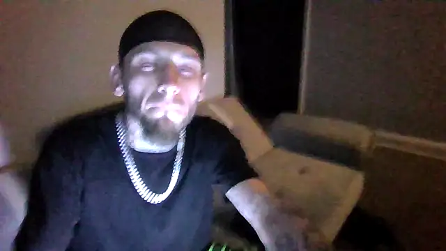 Snapshot of cruz815 chatting on November 12, 2025, 10:26 am cruz815 online show from November 12, 2025, 10:26 am