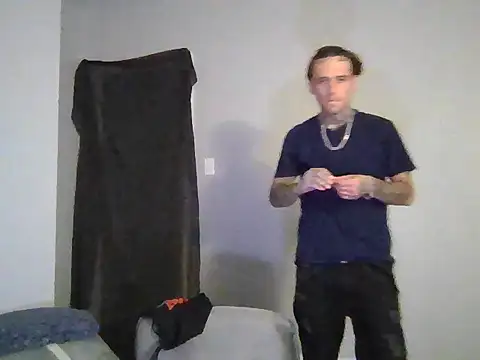 Snapshot of cruz815 chatting on November 18, 2025, 10:25 pm cruz815 online show from November 18, 2025, 10:25 pm