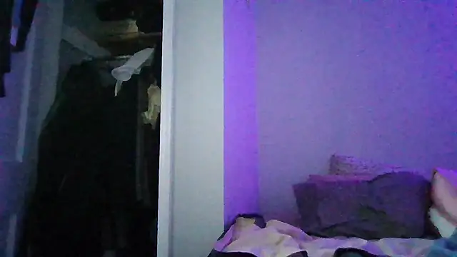 Snapshot of cruz815 chatting on November 30, 2025, 3:27 pm cruz815 online show from November 30, 2025, 3:27 pm