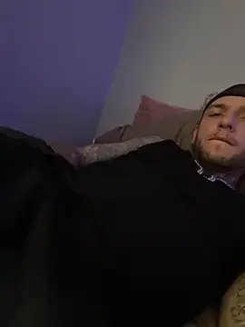 Snapshot of cruz815 chatting on December 4, 2025, 8:06 pm cruz815 online show from December 4, 2025, 8:06 pm