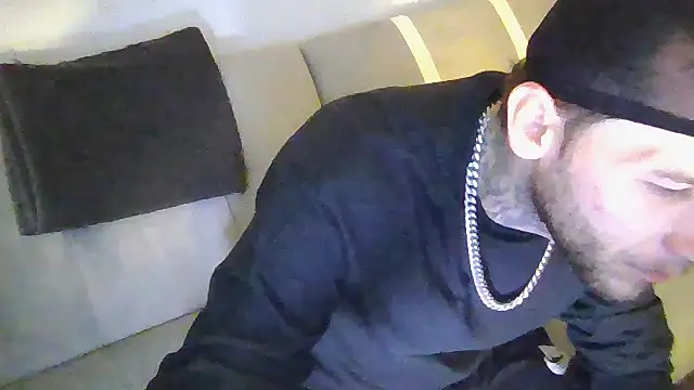 Snapshot of cruz815 chatting on December 5, 2025, 8:49 pm cruz815 online show from December 5, 2025, 8:49 pm