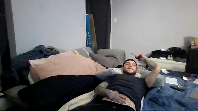 Snapshot of cruz815 chatting on December 14, 2025, 3:34 am cruz815 online show from December 14, 2025, 3:34 am