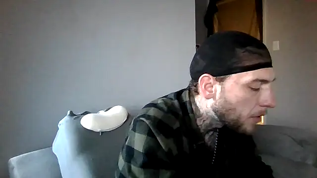 Snapshot of cruz815 chatting on December 16, 2025, 8:58 pm cruz815 online show from December 16, 2025, 8:58 pm