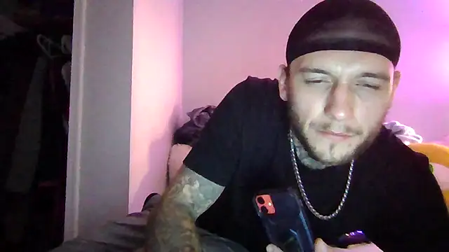 Snapshot of cruz815 chatting on December 18, 2025, 10:27 pm cruz815 online show from December 18, 2025, 10:27 pm