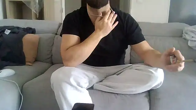 Snapshot of Zer_oki chatting on March 25, 2026, 12:33 pm Zer oki online show from March 25, 2026, 12:33 pm