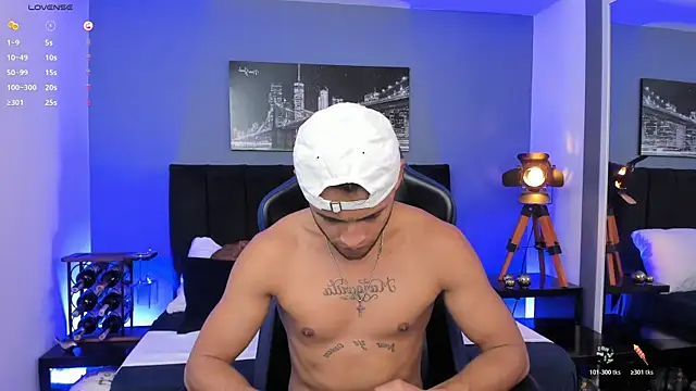 Snapshot of Max_Conor1 chatting on December 22, 2025, 10:51 pm Max Conor1 online show from December 22, 2025, 10:51 pm