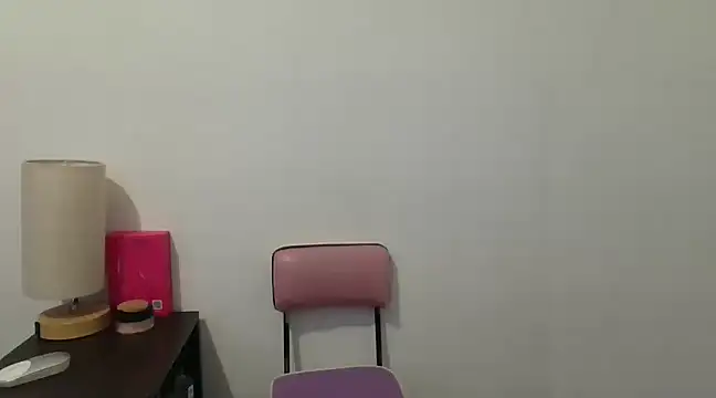 Snapshot of MirandaLatinaLovely chatting on March 2, 2025, 6:19 pm MirandaLatinaLovely online show from March 2, 2025, 6:19 pm