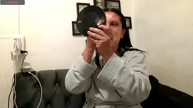 Snapshot of MirandaLatinaLovely chatting on November 8, 2025, 6:40 pm MirandaLatinaLovely online show from November 8, 2025, 6:40 pm