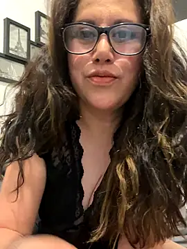 Snapshot of MirandaLatinaLovely chatting on November 17, 2025, 4:51 am MirandaLatinaLovely online show from November 17, 2025, 4:51 am