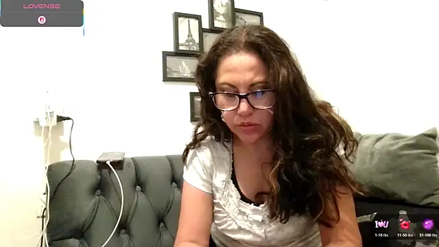 Snapshot of MirandaLatinaLovely chatting on November 23, 2025, 4:34 am MirandaLatinaLovely online show from November 23, 2025, 4:34 am