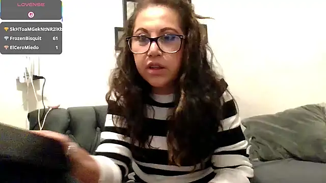 Snapshot of MirandaLatinaLovely chatting on November 29, 2025, 4:21 pm MirandaLatinaLovely online show from November 29, 2025, 4:21 pm