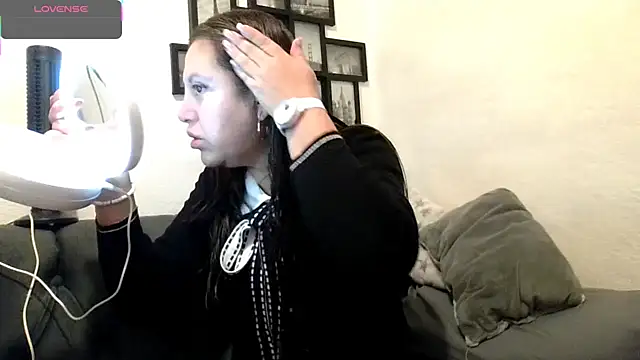 MirandaLatinaLovely online show from March 7, 2026, 4:48 pm