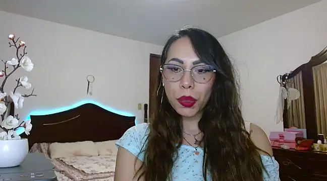 Snapshot of AloLovely_ chatting on February 26, 2025, 2:48 am AloLovely online show from February 26, 2025, 2:48 am