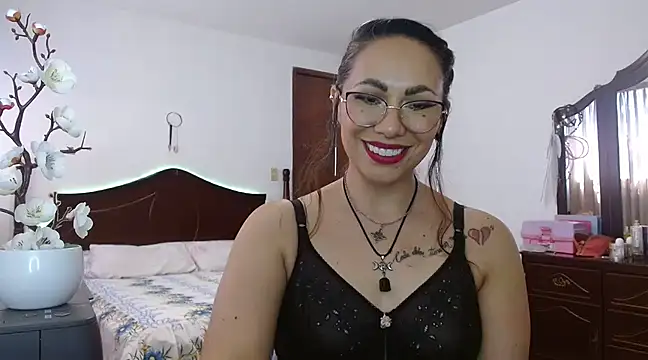 Snapshot of AloLovely_ chatting on March 14, 2025, 6:50 pm AloLovely online show from March 14, 2025, 6:50 pm