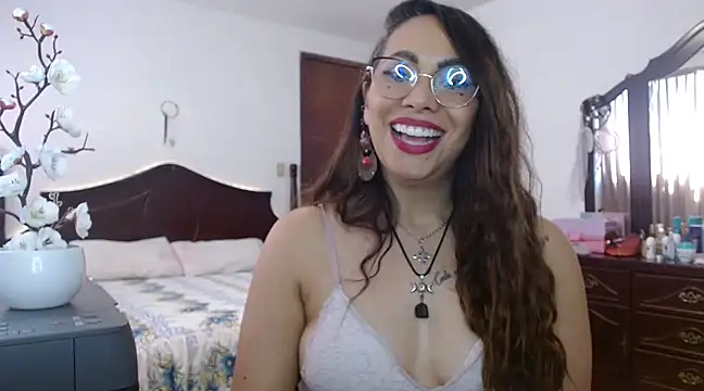 Snapshot of AloLovely_ chatting on March 18, 2025, 7:31 pm AloLovely online show from March 18, 2025, 7:31 pm