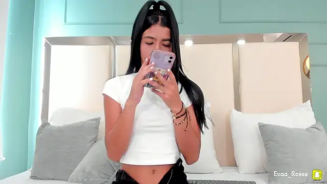 eva roseee online show from September 23, 2025, 8:12 pm