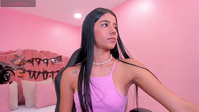 eva roseee online show from October 21, 2025, 9:37 pm