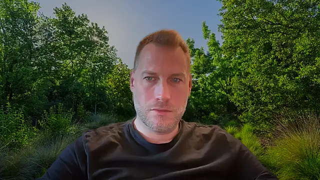 Snapshot of Christian87xxx chatting on September 17, 2025, 6:04 am Christian87xxx online show from September 17, 2025, 6:04 am