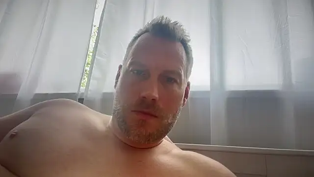 Snapshot of Christian87xxx chatting on September 20, 2025, 8:04 am Christian87xxx online show from September 20, 2025, 8:04 am