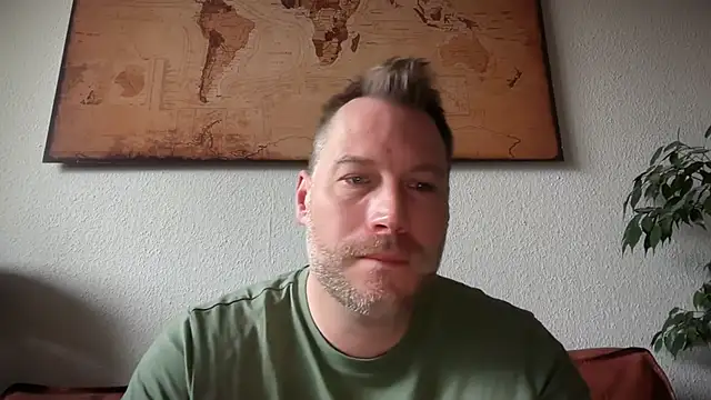 Snapshot of Christian87xxx chatting on November 15, 2025, 9:39 am Christian87xxx online show from November 15, 2025, 9:39 am