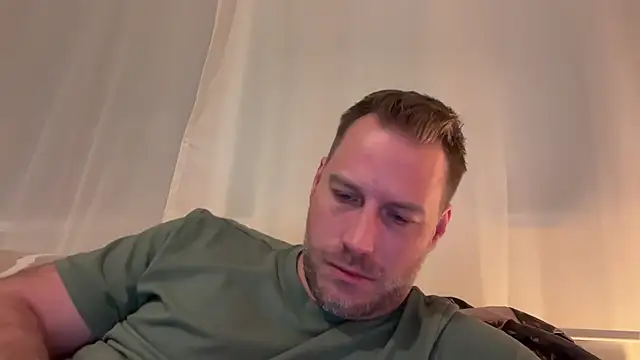 Snapshot of Christian87xxx chatting on December 3, 2025, 5:22 pm Christian87xxx online show from December 3, 2025, 5:22 pm