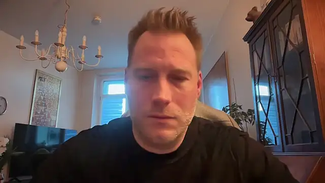 Snapshot of Christian87xxx chatting on December 16, 2025, 7:35 am Christian87xxx online show from December 16, 2025, 7:35 am