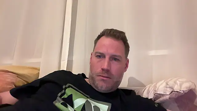 Snapshot of Christian87xxx chatting on January 6, 2026, 5:27 pm Christian87xxx online show from January 6, 2026, 5:27 pm