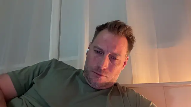 Snapshot of Christian87xxx chatting on January 16, 2026, 5:28 pm Christian87xxx online show from January 16, 2026, 5:28 pm