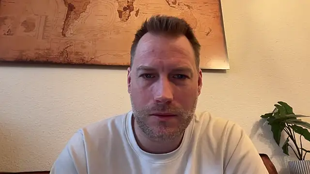 Snapshot of Christian87xxx chatting on February 4, 2026, 7:14 am Christian87xxx online show from February 4, 2026, 7:14 am