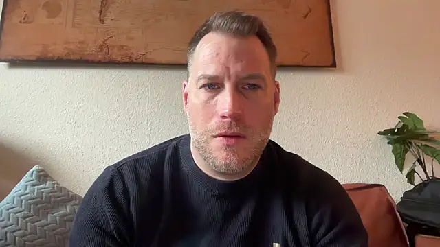 Snapshot of Christian87xxx chatting on February 7, 2026, 8:29 am Christian87xxx online show from February 7, 2026, 8:29 am