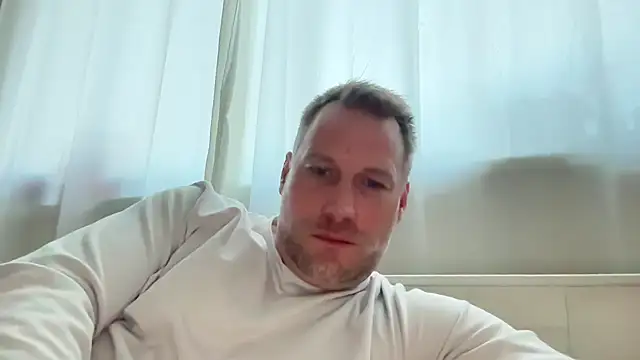 Snapshot of Christian87xxx chatting on February 10, 2026, 3:27 pm Christian87xxx online show from February 10, 2026, 3:27 pm