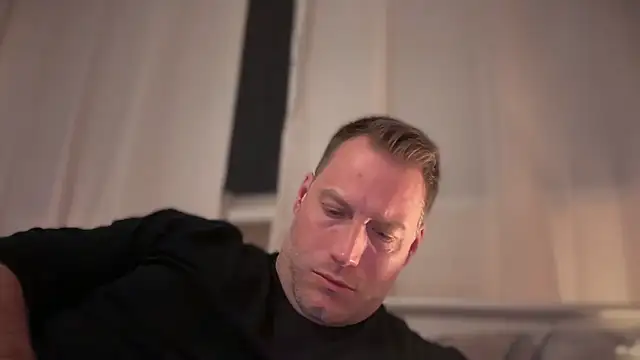 Snapshot of Christian87xxx chatting on March 1, 2026, 7:16 pm Christian87xxx online show from March 1, 2026, 7:16 pm