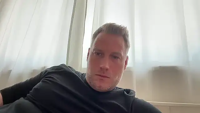 Snapshot of Christian87xxx chatting on March 12, 2026, 3:51 pm Christian87xxx online show from March 12, 2026, 3:51 pm