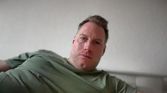 Snapshot of Christian87xxx chatting on March 23, 2026, 4:55 pm Christian87xxx online show from March 23, 2026, 4:55 pm