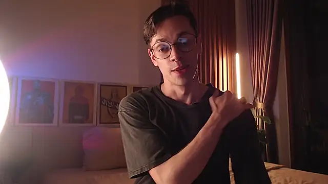 Snapshot of William_Henry_ chatting on February 27, 2026, 1:11 pm William Henry online show from February 27, 2026, 1:11 pm