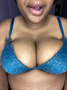 Snapshot of DaniJohnson chatting on February 14, 2025, 3:22 am DaniJohnson online show from February 14, 2025, 3:22 am