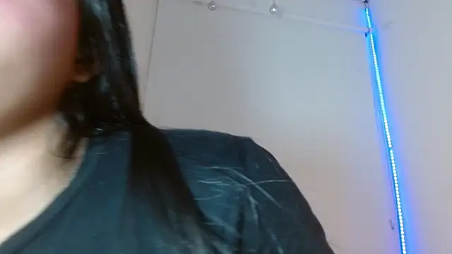 Roxy Stonee online show from October 17, 2025, 7:27 pm