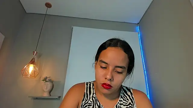 Roxy Stonee online show from June 22, 2026, 7:11 pm