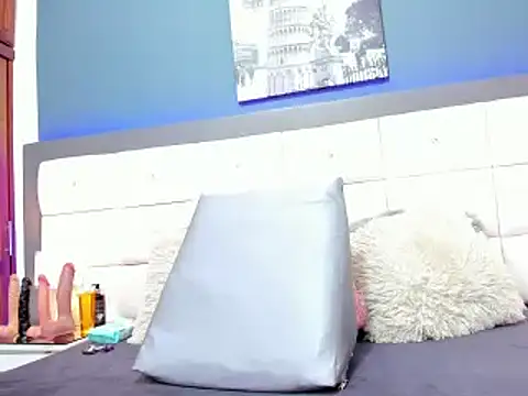 Snapshot of DayannaBronx chatting on February 20, 2025, 10:15 pm DayannaBronx online show from February 20, 2025, 10:15 pm