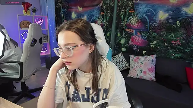 kaisajenner online show from February 3, 2025, 1:52 am